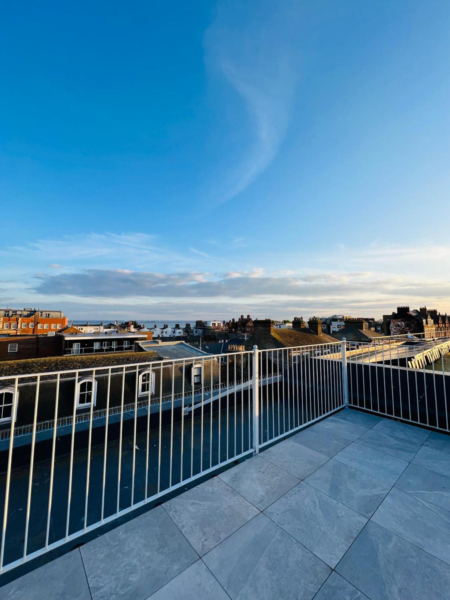Stunning New Penthouse Apartment 사우스엔드온시 외부 사진